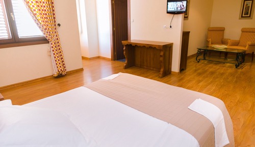 Superior-Doppel- oder -Zweibettzimmer