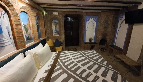 Romantisches Doppel- und Zweibettzimmer