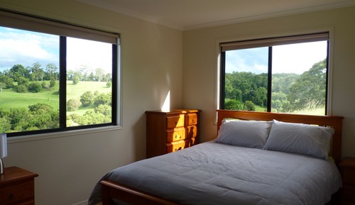 Panoramic-Ferienhütte, 2 Schlafzimmer, Kamin, Bergblick (Whip Bird Cabin )