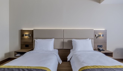 Superior-Doppel- oder -Zweibettzimmer