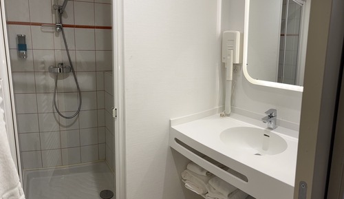 Superior-Doppel- oder -Zweibettzimmer