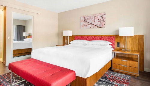 Suite, 1 Schlafzimmer, barrierefrei, Nichtraucher (Roll In Shower)