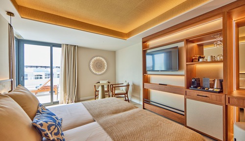 Junior-Suite, Terrasse, eingeschränkter Meerblick