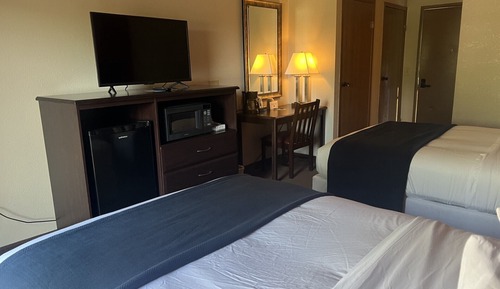 Zimmer, 2 Doppelbetten