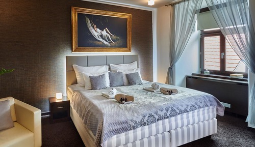 SAFFRON SUITE DELUXE