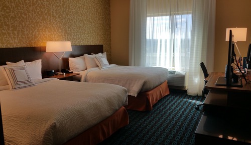 Suite, Mehrere Betten (Mobility/Hearing Access, Roll-In Shwr)