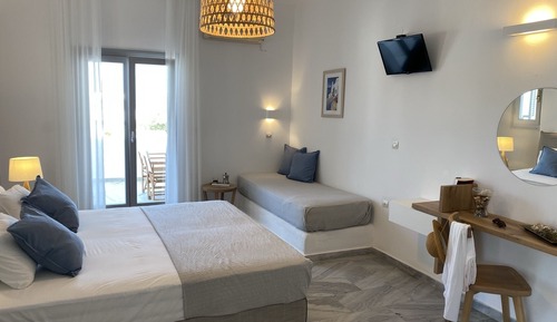 Deluxe-Studio (3 Adults)