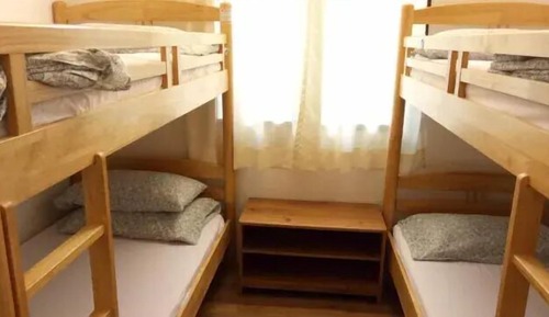 Standard-Vierbettzimmer, Gemeinschaftsbad