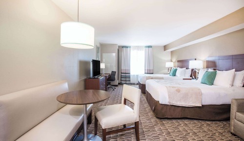 Suite, Mehrere Betten, barrierefrei, Nichtraucher (with Sofa Bed & Tub)