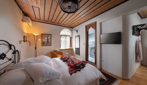 Standard Double Room (Upper Floor) - Ilaira