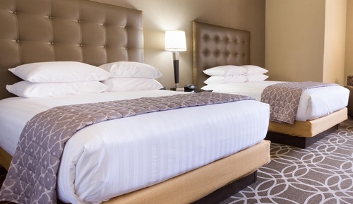 Suite, Mehrere Betten, Kühlschrank und Mikrowelle (2 Rooms, Upper Floor)