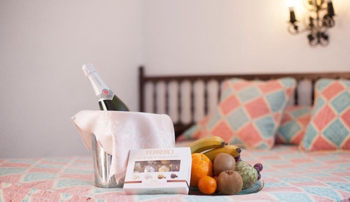 Doppel- oder Zweibettzimmer