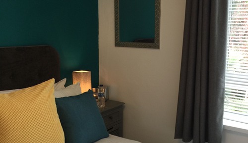 Doppelzimmer (Small Double Room 5)