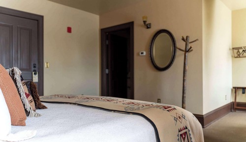 Standardzimmer, 1 King-Bett, barrierefrei, Nichtraucher (Walk-in Shower)