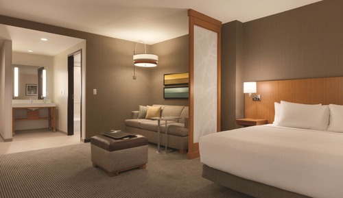 Zimmer, 1 King-Bett und Schlafsofa (High Floor)