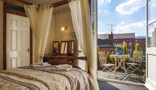 Doppelzimmer, Balkon (Four Poster Bed)