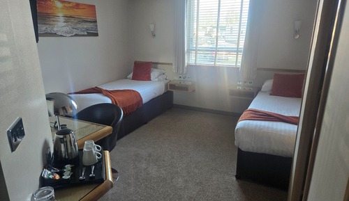 Zimmer (Standard Deluxe Twin Disable Access)