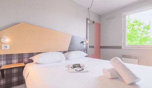 Zimmer, 1 Doppelbett (Pure)