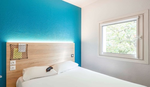 Zimmer, 1 Doppelbett, eigenes Bad (Cabrio)