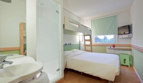Zweibettzimmer, 3 Einzelbetten