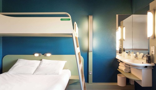 Dreibettzimmer, Mehrere Betten