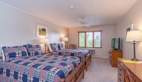 Classic-Zimmer, 2 Doppelbetten, Poolblick