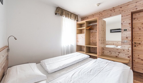 Superior-Studio (3 Adults)
