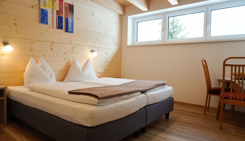 Familienapartment, 2 Schlafzimmer, Küche, Blick auf den Innenhof