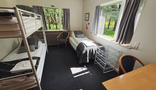 Dreibettzimmer, Gemeinschaftsbad