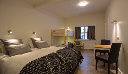 Economy-Vierbettzimmer, eigenes Bad
