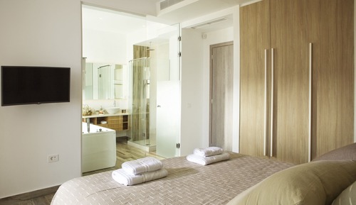Villa, 4 Schlafzimmer, eigener Pool, Meerblick (K)