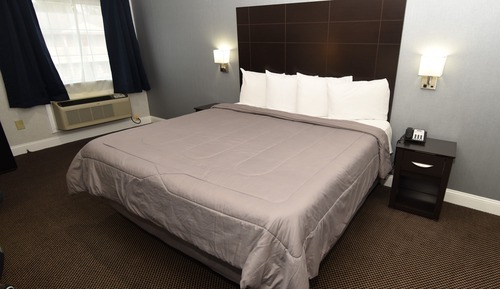 Deluxe-Zimmer, 1 King-Bett, Nichtraucher, Kühlschrank und Mikrowelle