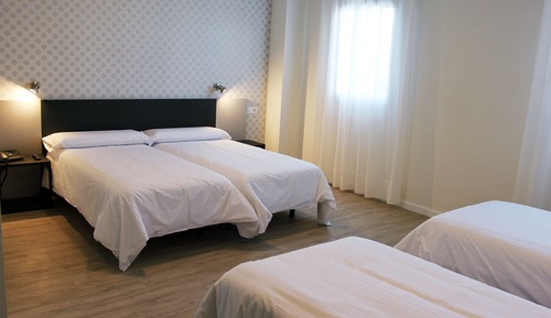 Standard-Vierbettzimmer