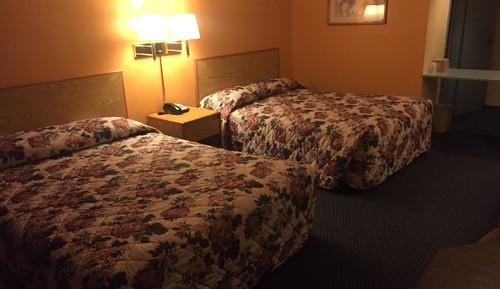 Zimmer, 2 Doppelbetten, Nichtraucher