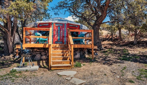 Deluxe Tent, 1 Queen Bed, Mountain View (16ft Yurt #1)