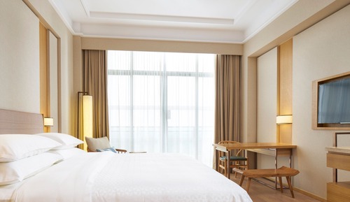 Zimmer, 1 King-Bett, Balkon, Bergblick