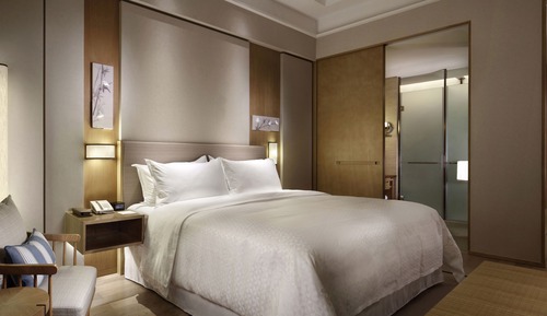 Zimmer, 1 King-Bett, Balkon, Bergblick