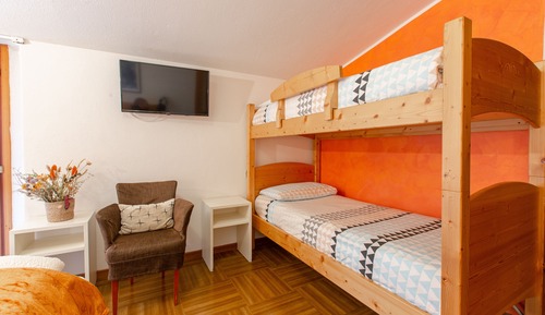 Standard-Vierbettzimmer, Bergblick