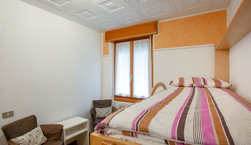 Familienzimmer, Gemeinschaftsbad, Bergblick