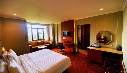 Superior-Zimmer, 1 Doppelbett, Bergblick