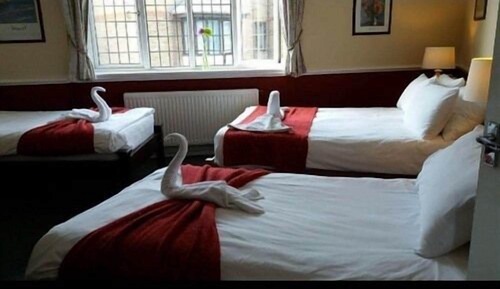 Dreibettzimmer, eigenes Bad (Across the Hall)