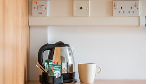 Einzelzimmer, 1 Doppelbett, eigenes Bad (No TV)