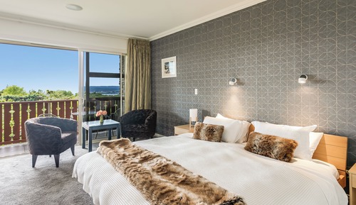 Luxury-Doppelzimmer, 1 King-Bett, Whirlpool, eingeschränkter Seeblick