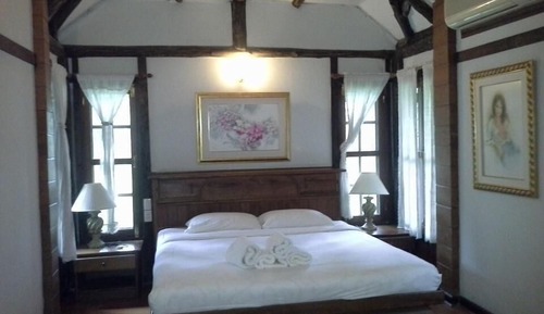 Traditional-Haus, 3 Schlafzimmer (บ้านประกายเดือน - max 10 persons)