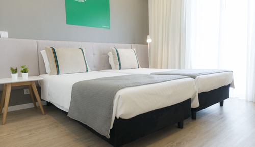 Basic-Doppel- oder -Zweibettzimmer