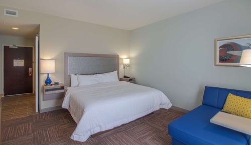 Zimmer, 1 King-Bett, Nichtraucher, Kühlschrank und Mikrowelle