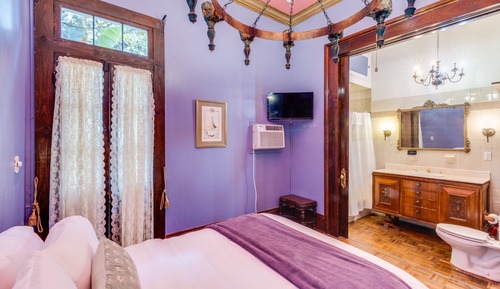 Zimmer, eigenes Bad (The Peacock Room)