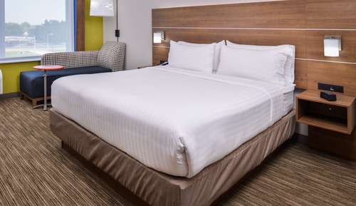 Standardzimmer, 1 King-Bett, rollstuhlgeeignete Dusche (Communications)