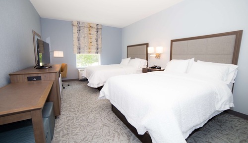 Zimmer, 2 Queen-Betten, Nichtraucher, Kühlschrank und Mikrowelle