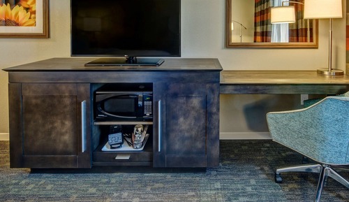 Zimmer, 1 King-Bett, Nichtraucher, Kühlschrank und Mikrowelle